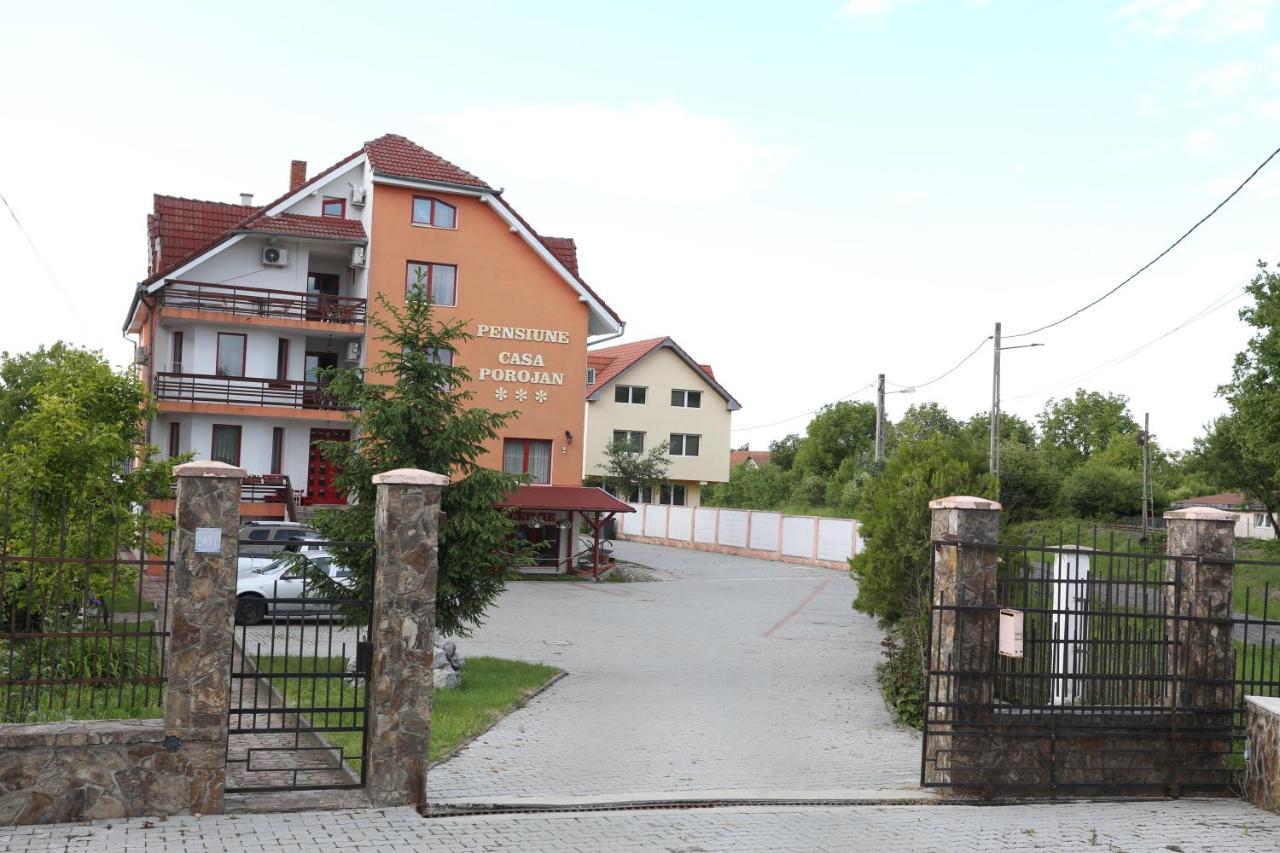 Pensiunea Casa Porojan バイレ・ウヌ・マイ エクステリア 写真