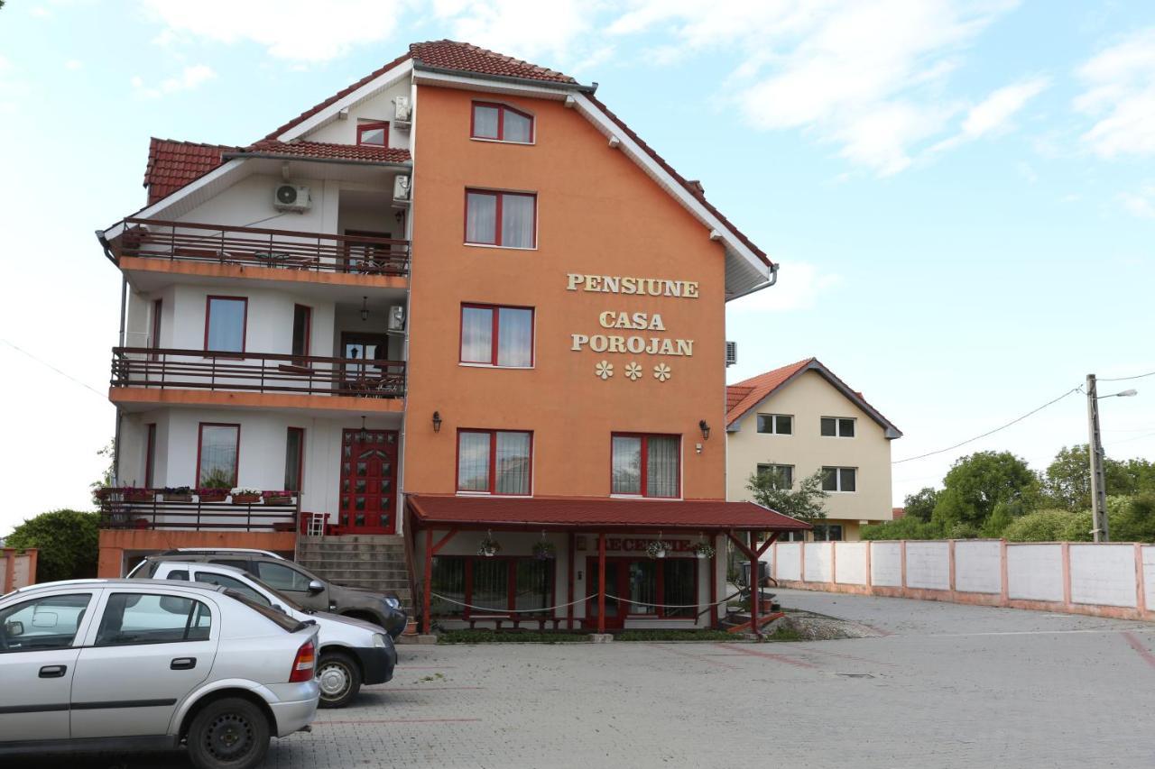 Pensiunea Casa Porojan バイレ・ウヌ・マイ エクステリア 写真